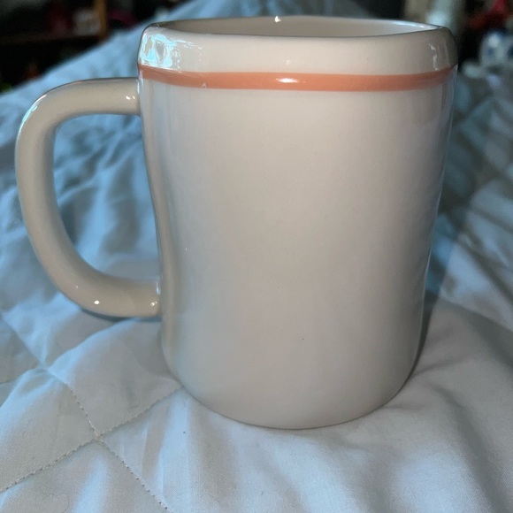 Rae Dunn “Best Mom” Coffee Cup - Picture 4 of 5
